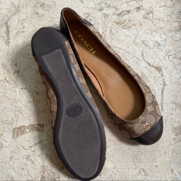Chelsea Cap Toe Flats Slip On Khaki Monogram Almond Toe Size 9B New - Picture 4 of 10